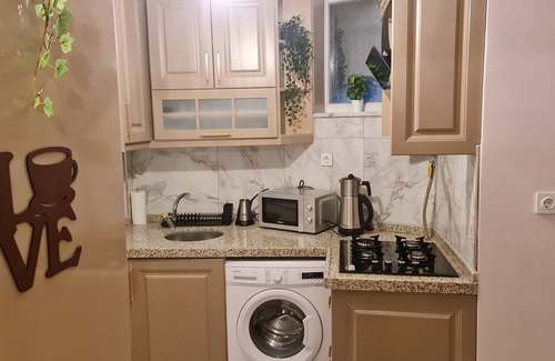 Yesil Mahallesi Apartment | Cozy Home Next to Green Mosque