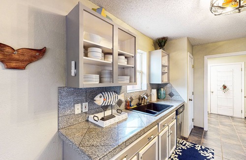 Laguna Vista House | Cozy home on golf course with hot tub spa - minutes to beach