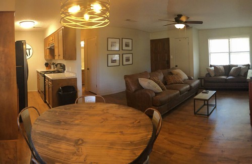 Hemphill House | *Cozy Home on Toledo Bend* Big Circle Drive* Boat Parking* Close to Boat Ramp*
