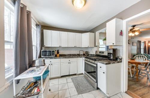 Twin Lakes House | Cozy Home with Fire Pit 2 Blocks to Lake Mary!