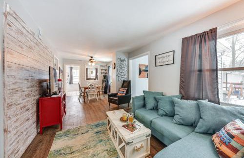 Twin Lakes House | Cozy Home with Fire Pit 2 Blocks to Lake Mary!