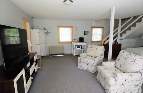 Saint George House | Cozy home with game room & walking distance to Clark Island Beach
