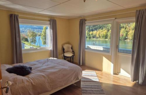 Faberg House | Cozy Home with Sauna, river views and 10 min from Hafjell and Lillehammer