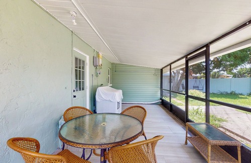 Bradenton House | Cozy home with washer and dryer, internet, and prime location