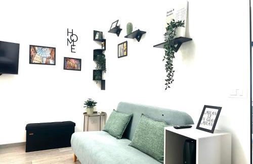 Milan Apartment | Cozy House a Few Steps from the Metro and Duomo