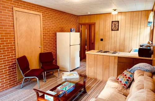 High Point House | Cozy House for Business or Weekend Hideaway