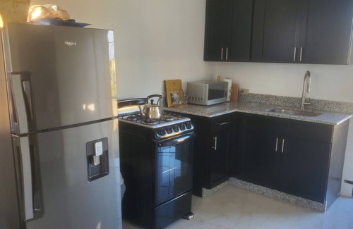 Green Island House | Cozy house in delightful Winchester Green Island with AC, WiFi.