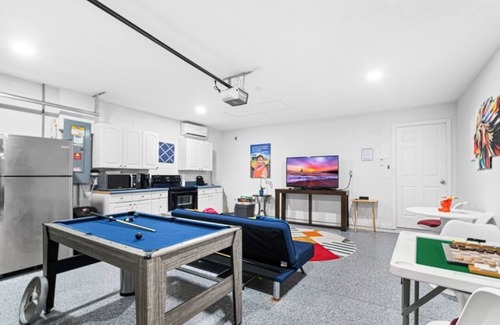 Jacarandas House | Cozy house in serene Cape Coral with WiFi, AC