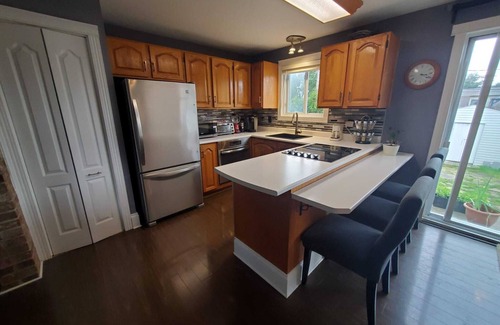 Saint Constant House | Cozy House in St-Constant-3 bedrooms-25min dowtown