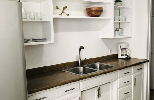 Lake Balboa House | Cozy House in the Heart of the Valley