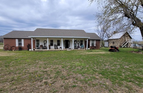 Poplar Bluff House | Cozy house in tranquil Poplar Bluff with AC, WiFi