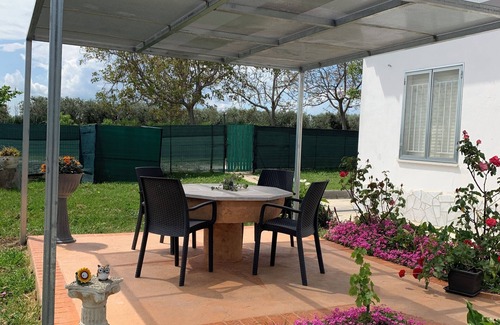Termoli House | Cozy house nestled in the green countryside.