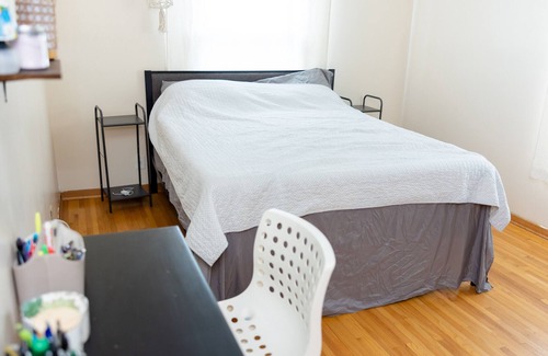 East Bloomington House | cozy house, next to Mall of America. free Wi-Fi
