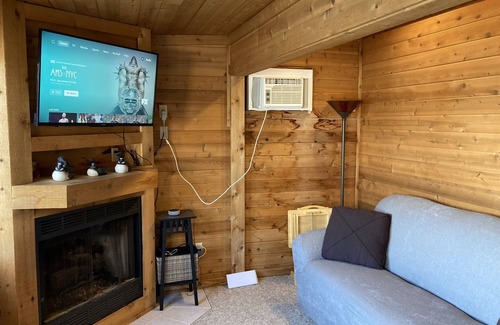 Maplewood House | Cozy house on Okauchee Lake!