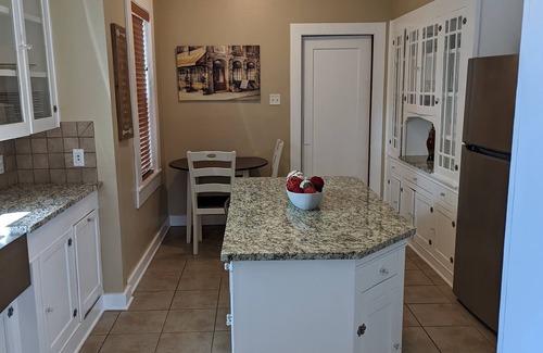 Frankston House | Cozy House only minutes to Lake Palestine & Pine Dunes Golf Course