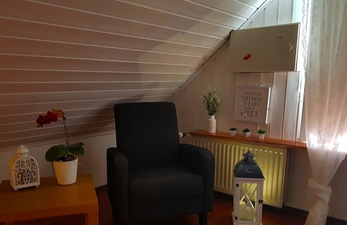 Innri-Njarthvik House | Cozy house,perfect located free parking & wifi