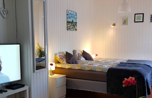 Innri-Njarthvik House | Cozy house,perfect located free parking & wifi
