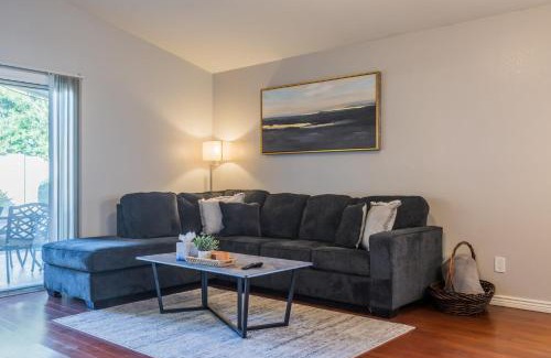 Glendale House | Cozy House w pool Near State Farm Stadium