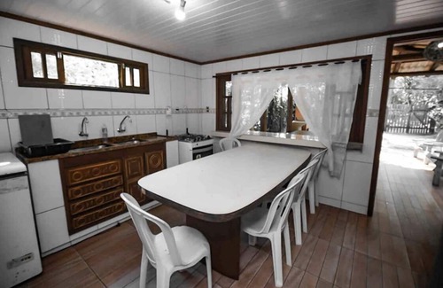 Paranagua Cabin | Cozy house with 4 bedrooms 2 bathrooms 3 bedrooms with air conditioning Ilha do Mel