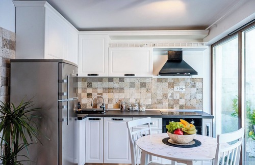 Brasov House | Cozy House with private Terrace, Bbq & Free Parking