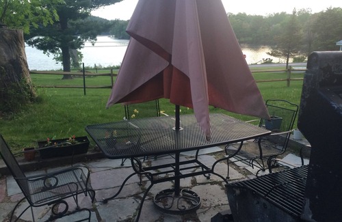 Copake Lake Cottage | Cozy Hudson Valley Lake Cottage :4 Kayaks + a Canoe, 400 acre Lake