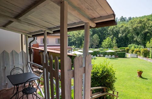 San Giovanni Valdarno Apartment | Cozy, Ideal for a Couple in Tuscan country with wifi and pool