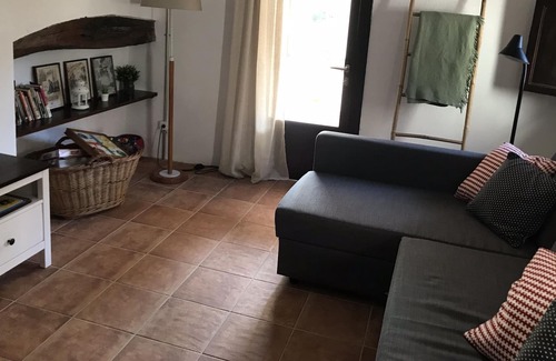 Argelaguer Apartment | cozy independent apartment in village house with private garden