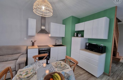 Iwuy Cottage | Cozy Independent House in Iwuy: Modern Amenities, WIFI, Parking, Terrace, Near Attractions