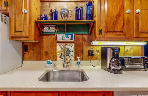 Edgartown House | Cozy Island Cabin
