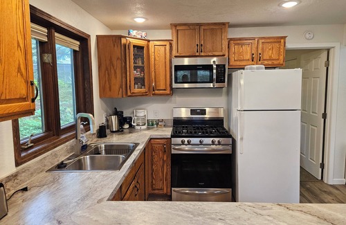 Kodiak Cabin | Cozy Island Lake Cabin in Kodiak