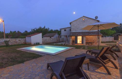 Rojnici Villa | Cozy istrian stone villa Sasso with private pool