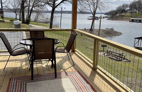Grove Cabin | Cozy lake front Cabin that's perfect for two!