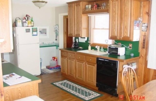 Cadillac Cottage | Cozy Lake Front Cottage on the Western Shore of Lake Mitchell