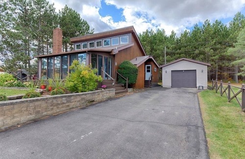 Bonnechere Valley Apartment | Cozy Lakefront Basement Studio