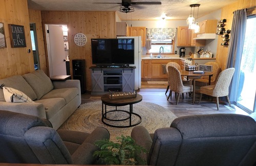 Woodruff Cabin | Cozy Lakefront Cabin - Close to Everything!