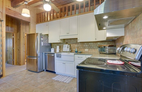 Semora Cabin | Cozy Lakefront Cabin in Semora w/Large Dock!