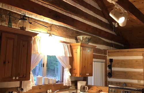 Bonfield Cottage | Cozy Lakefront Cottage with Sandy Beach
