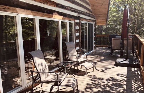 Bonfield Cottage | Cozy Lakefront Cottage with Sandy Beach