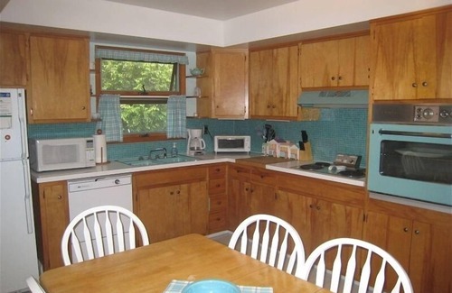 Carbondale House | Cozy Lakefront Home on Beautiful Crystal Lake, Minutes from Elk Mountain