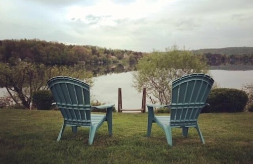 Carbondale House | Cozy Lakefront Home on Beautiful Crystal Lake, Minutes from Elk Mountain