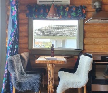 Osby House | Cozy Lakeside Adventure