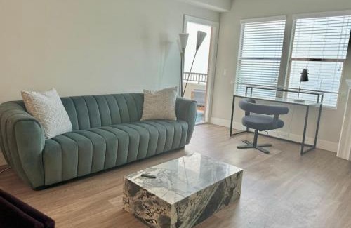 Westwood Apartment | Cozy Large 1 Bedroom Condo by UCLA