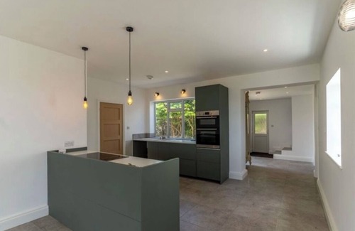 Rottingdean House | Cozy Large Bedroom with Stunning Sea View