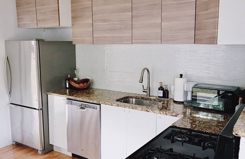 Govalle House | Cozy little blue house in East Austin! 10 min from everything!