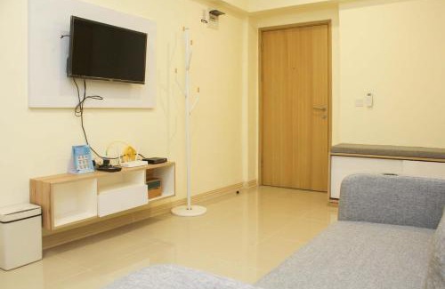 Cikarang Apartment | Cozy Living and Tidy 1BR Meikarta Apartment By Travelio