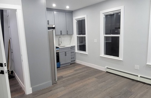 East New York House | Cozy Lodging on Logan St. nSuper Close to Transportation n