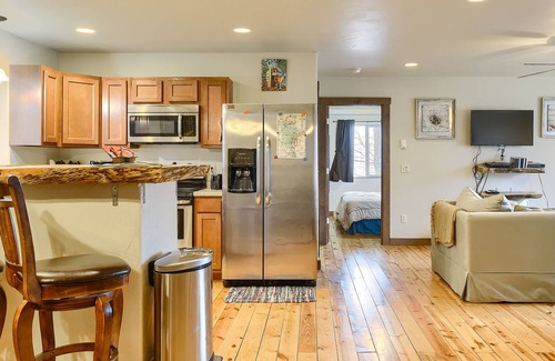 Spearfish Cabin | Cozy Loft Near Downtown Spearfish & City Park! Walk to Festivals/Restaurants