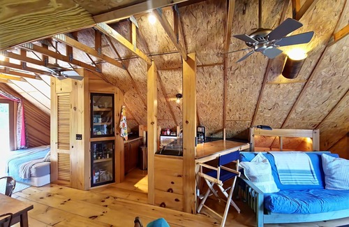 Tyringham Ski Chalet | COZY LOFT w/PRIVATE BEACH ON GORGEOUS MOUNTAIN LAKE IN THE BERKSHIRES