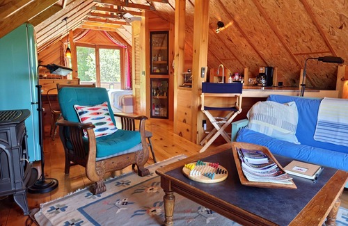 Tyringham Ski Chalet | COZY LOFT w/PRIVATE BEACH ON GORGEOUS MOUNTAIN LAKE IN THE BERKSHIRES