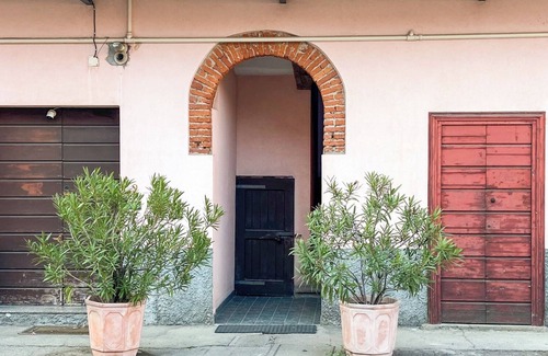 Affori Apartment | Cozy Loft with private parking and large windows in Milan